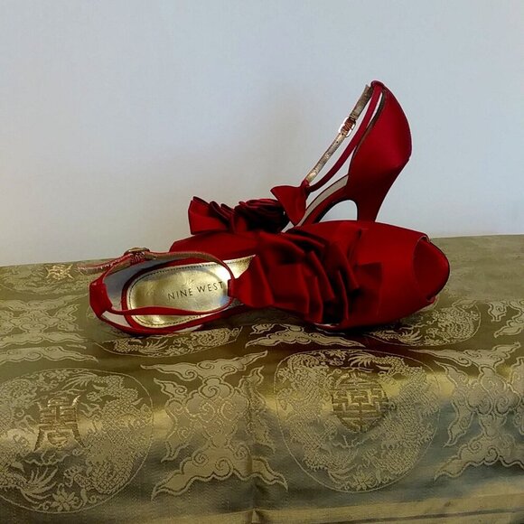 Fancy Dress Women's Nine West Red Heels - Size 8M - Picture 11 of 14